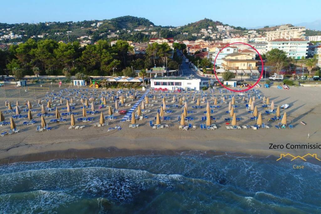 Palm Beach House - Vista Mare Montesilvano Marina Zewnętrze zdjęcie