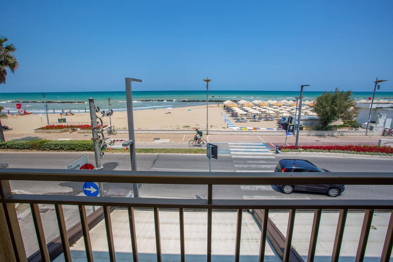 Palm Beach House - Vista Mare Montesilvano Marina Zewnętrze zdjęcie