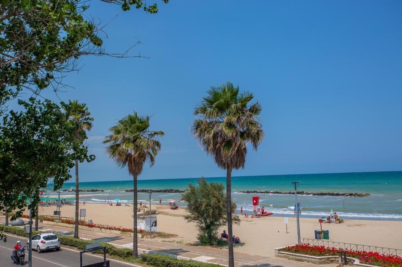 Palm Beach House - Vista Mare Montesilvano Marina Zewnętrze zdjęcie