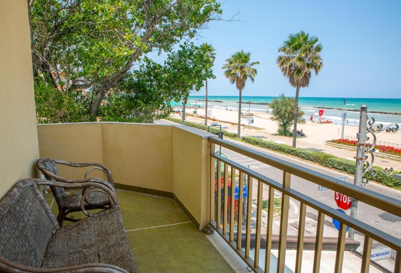 Palm Beach House - Vista Mare Montesilvano Marina Zewnętrze zdjęcie